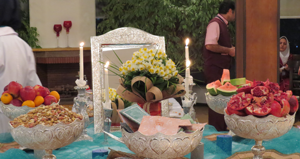 شب يلدا در خانواده آتيه