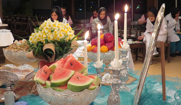 شب يلدا در خانواده آتيه