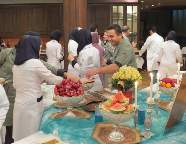 شب يلدا در خانواده آتيه