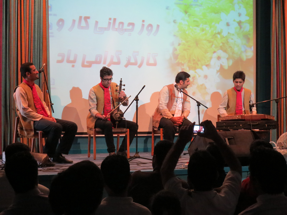 مراسم جشن روز كارگر در بيمارستان آتيه