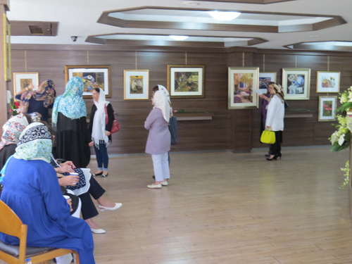 برپايي نمايشگاه نقاشي در بيمارستان آتيه