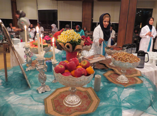 شب يلدا در خانواده آتيه
