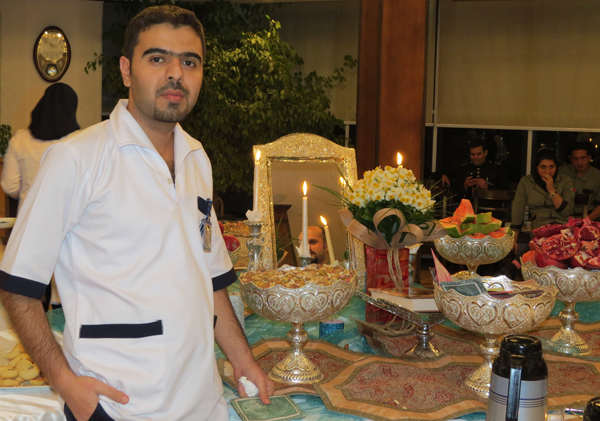 شب يلدا در خانواده آتيه